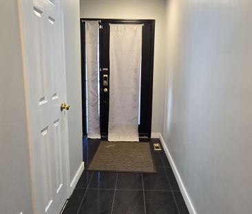 For Lease - 6 Burnsborough Street, Ajax, Ontario - Photo 5