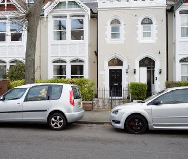 Stubbington Avenue Room 6 (2nd floor back) - Photo 6