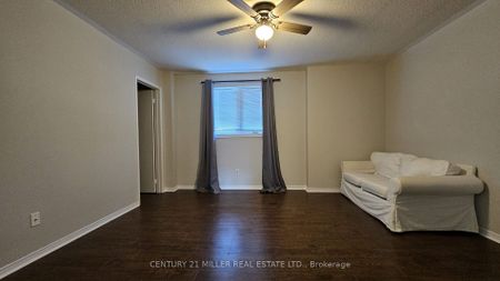 Condo Townhouse For Lease | W8104412 - Photo 2