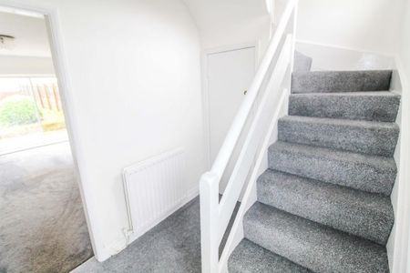 3 bedroom terraced house to rent - Photo 2