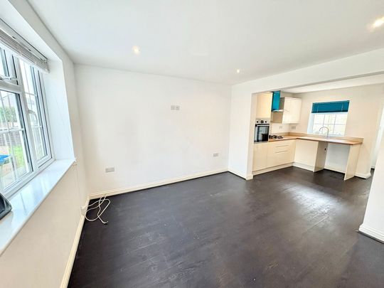 Commercial Street, Southampton - Photo 1