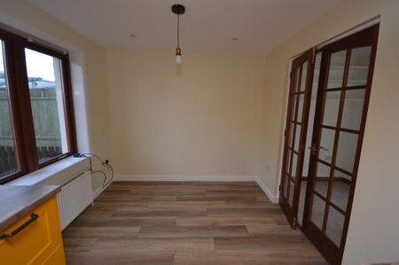 3 bedroom semi-detached house to rent - Photo 2