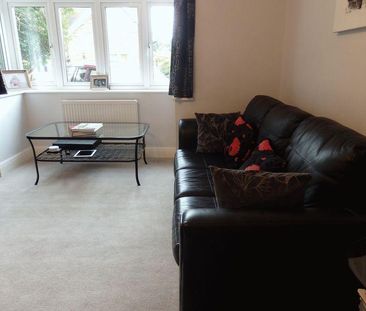 4 bedroom detached house to rent - Photo 2