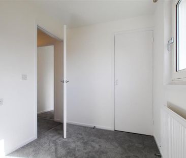 4 bedroom terraced house to rent - Photo 3