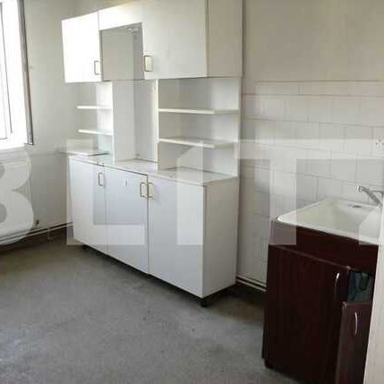 Apartament de inchiriat cu 2 camere 55 mp , cu balcon, zona Piata Mihai Viteazu - Photo 1