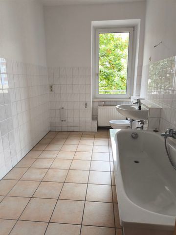 TOP SINGLEWOHNUNG! 2-Zimmer Wohnung mit Balkon, Bad m. Fenster u. Wanne - Photo 4