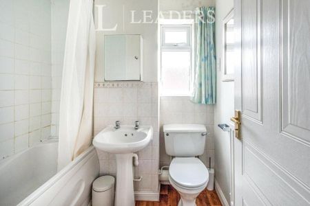 1 bedroom in a house share to rent - Photo 5