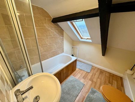 2 bedroom flat to rent - Photo 4