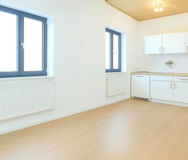 Wunderschöne helle EG Wohnung mit Garten, Küche & UG Lagerraum - Photo 1