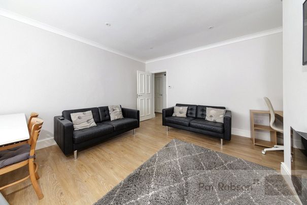 North Terrace, Newcastle Upon Tyne - Photo 1