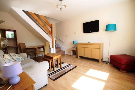 Philpots Close, West Drayton, UB7 - Photo 2