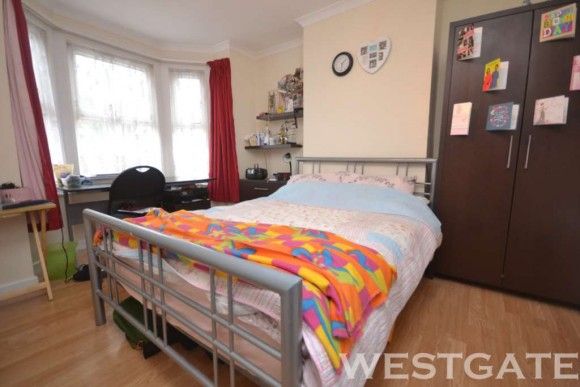 4 Bed - Hagley Road, Reading - Photo 1