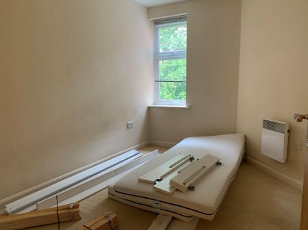 The Avenue, Watford - Photo 3