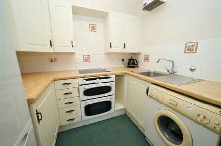 1 bedroom flat to rent - Photo 5