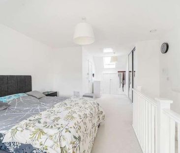 Oak Avenue, Wokingham, RG40 - Photo 1