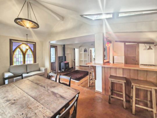 Tranquil Bush Retreat by the Estuary – Character Cottage + Studio $550 p/w - Photo 1