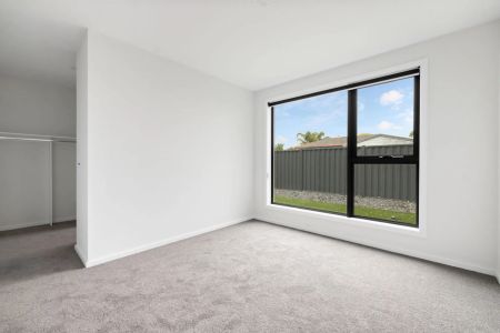 Spacious 4-Bedroom Townhouse for Rent - Photo 4