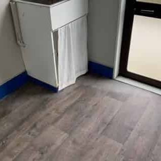 Spacious 5-bedroom home - Photo 1