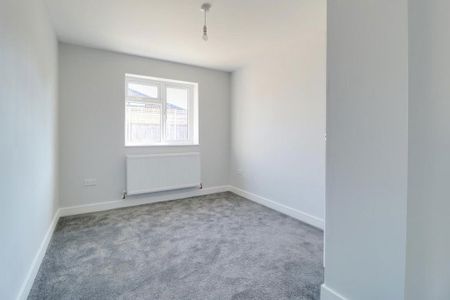 2 bedroom bungalow to rent - Photo 3
