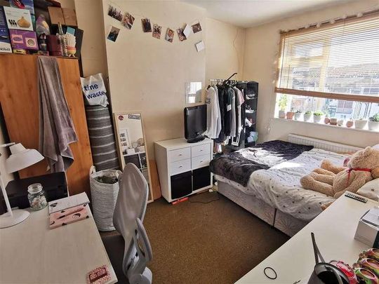 Upper Lewes Road, Brighton, BN2 - Photo 1