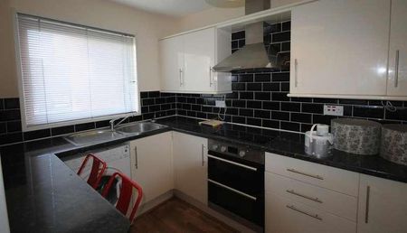 Greenside Court, Monton, Manchester, M30 - Photo 5