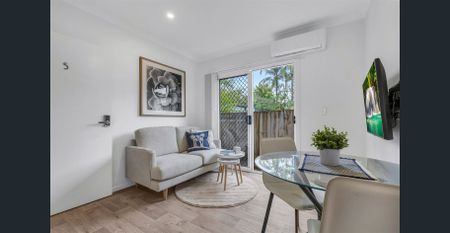 NEAR NEW FULLY FURNISHED OXLEY STUDIOS - Photo 4