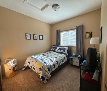 Full House Located in Inglewood! - Photo 2