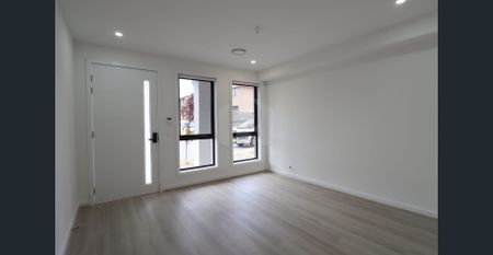 Modern Brand new 4-Bedroom Townhouse in Riverstone up for LEASE! - Photo 4