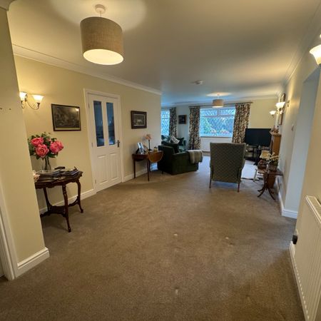 2 bedroom detached bungalow to rent - Photo 3