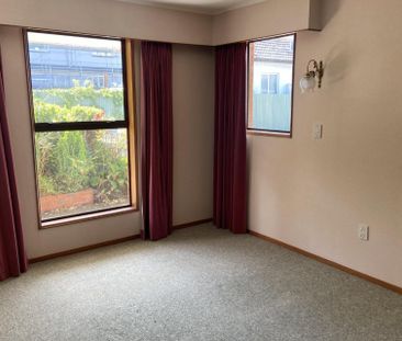 398 Dee Street, Gladstone - Photo 1