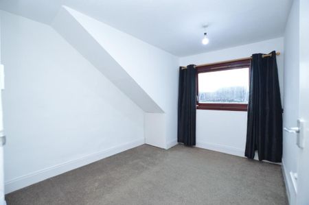 4 bedroom terraced house to rent - Photo 3