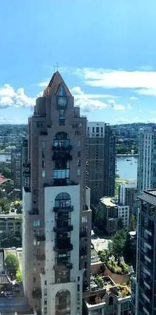 Lux sub-penthouse condo with amazing water views in Yaletown! - Photo 1