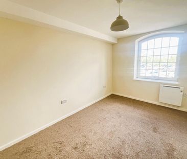 1 bedroom Flat To Let - Photo 1