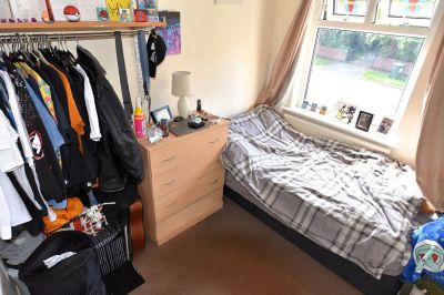 4 bedroom House in Becketts Park Crescent, Leeds - Photo 4