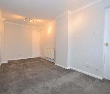 3 bedroom detached bungalow to rent - Photo 4