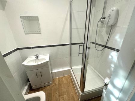 22 Young Terrace Springburn - Photo 5