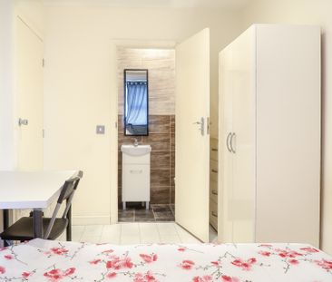 RM3 Coronation Road | Plaistow | London | E13 9QB - Photo 1