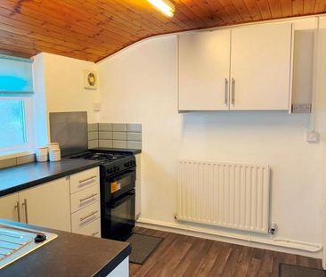 3 bedroom terraced house to rent - Photo 6