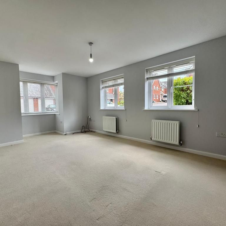 3 bedroom semi-detached house to rent - Photo 1