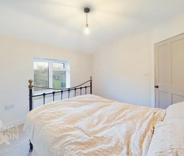 3 bedroom semi-detached house to rent - Photo 6