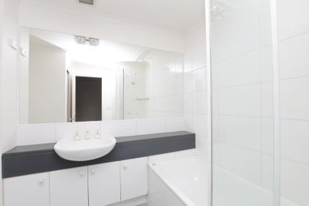 12/119 Wellington Street, St Kilda, VIC, 3182 - Photo 5
