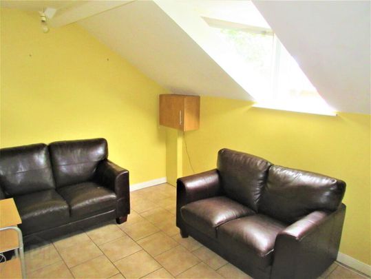 Great Apartment, 76C Rugby Avenue, Queens Quarter, Belfast, BT7 1RG - Photo 1