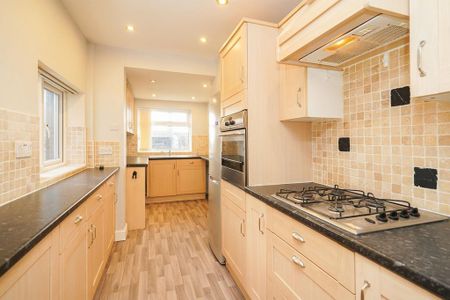 2 bedroom terraced house to rent - Photo 2