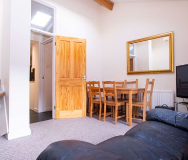 Unbeatable location! - Photo 1