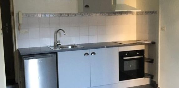 Location Appartement 2 pièces 25m² - Photo 2