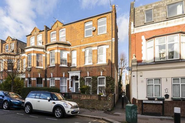 1 bed property located within walking distance to Turnpike Lane Station - Photo 1