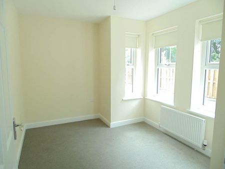 4 bedroom detached house to rent - Photo 5