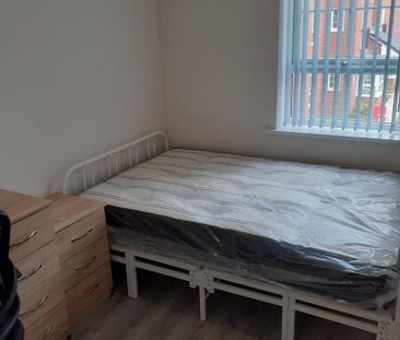 2 bedroom flat to rent - Photo 6