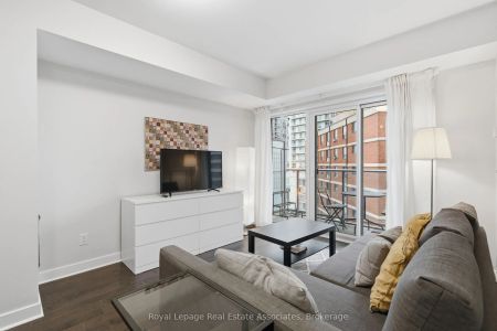 58 Orchard View Boulevard #1606 - Photo 4