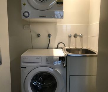 FURNISHED NORTH FACING LIGHT FILLED MODERN ONE BEDROOM APARTMENT IN... - Photo 5